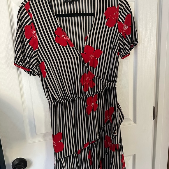 Madewell Ruffle Wrap Dress in Candied Orchid - Picture 2 of 7